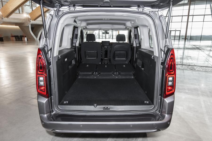 Багажник Toyota ProAce City Verso Long 2019 года  (EU) (фото 18 из 34)